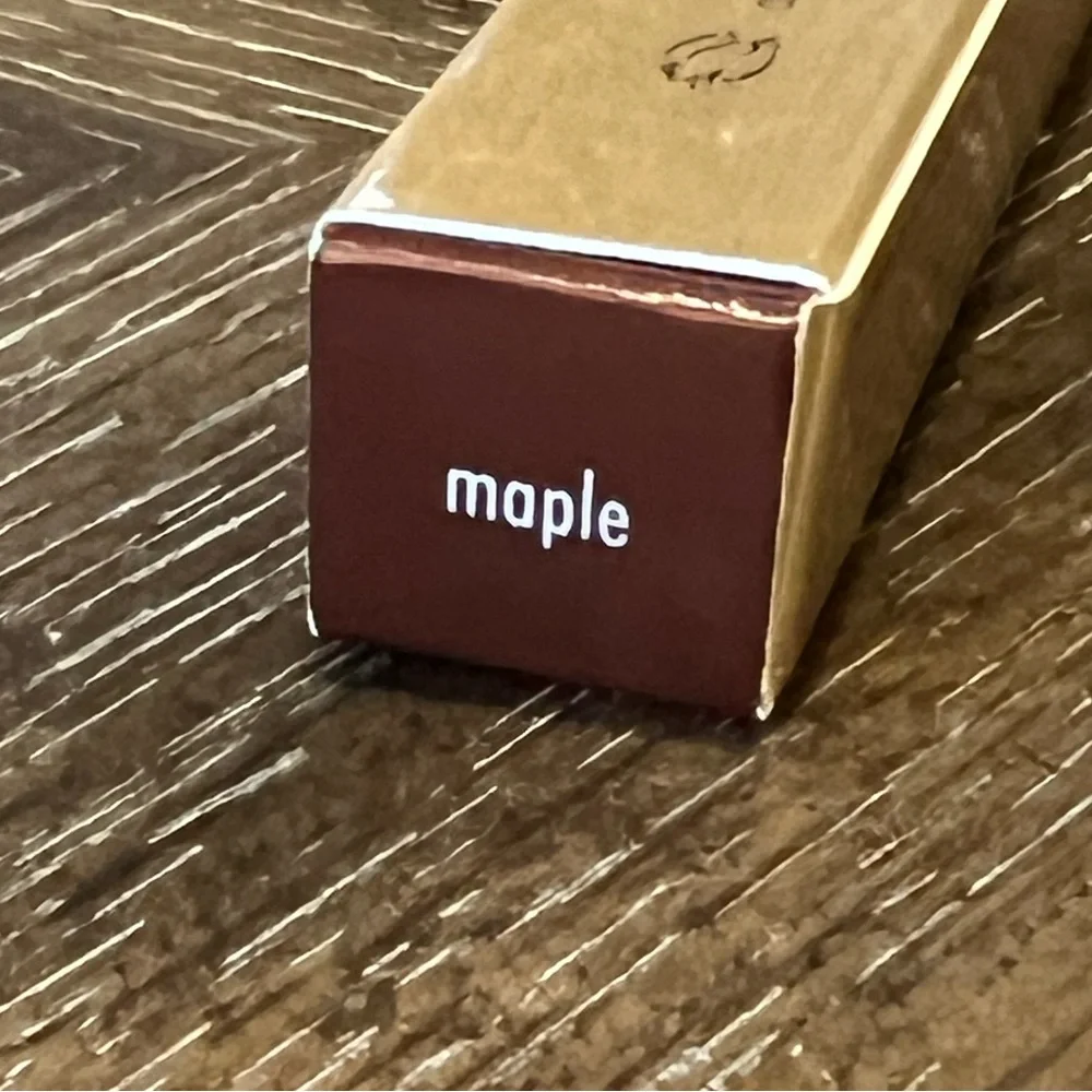 Stila Maple Plumping Lip Glaze Maple- new- never used - Picture 3 of 3